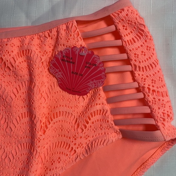 Bathing suit - Picture 3 of 5